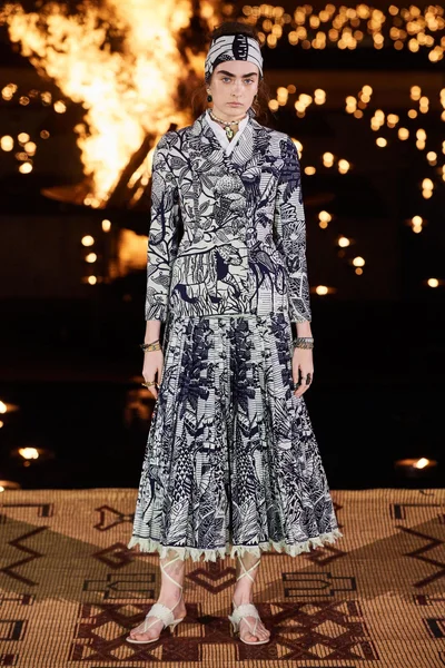 Look 60